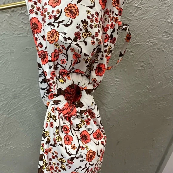 Floral Cutout Maaji Large Reversible Bikini Top Only - Picture 9 of 10